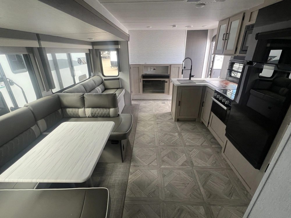 2024 Forest River Wildwood 32bhdsx alt