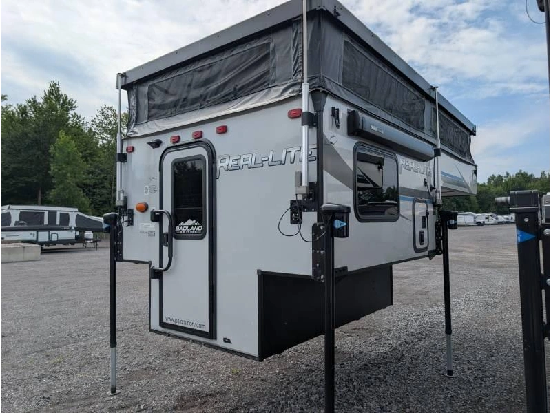 2021 Palomino Real Lite 1604 alt