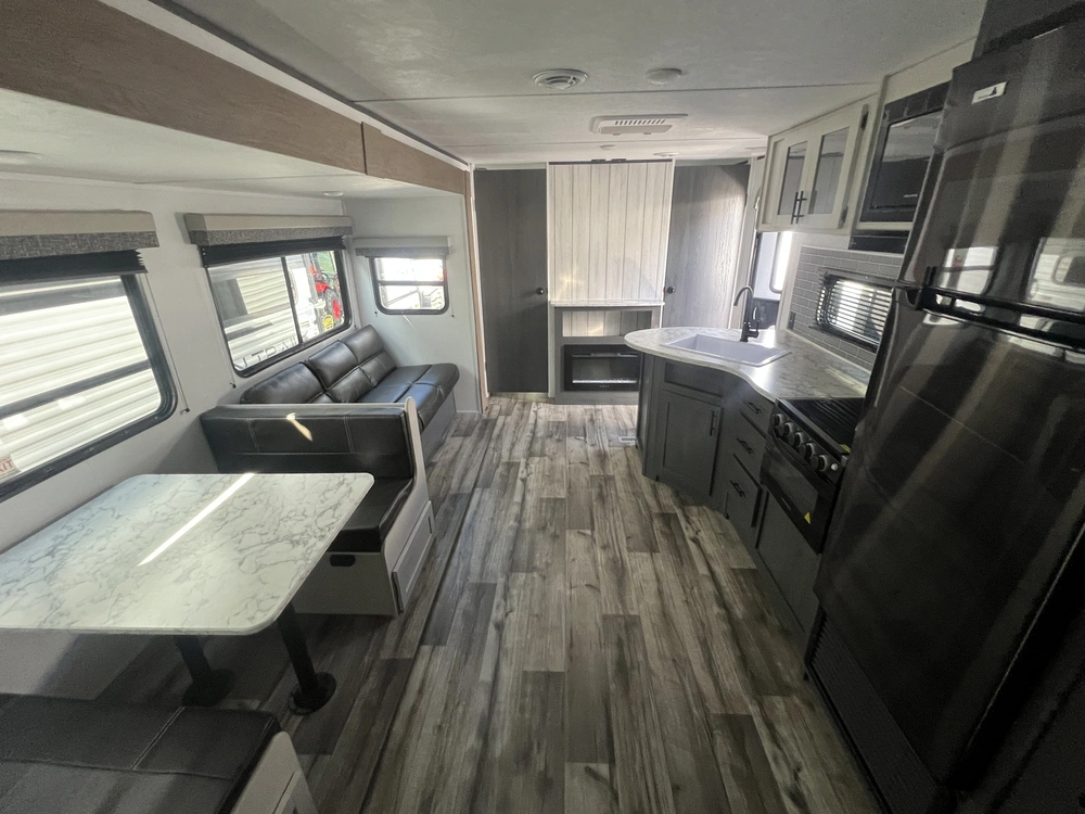 2024 Dutchmen Aspen Trail 26 Bh alt