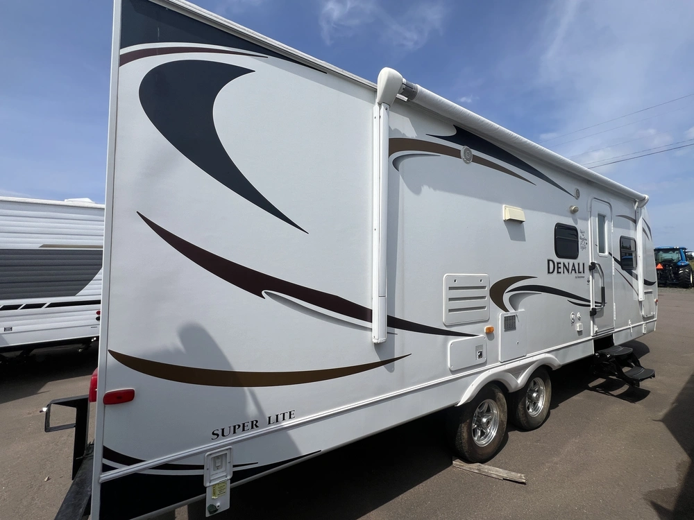 2011 Dutchmen Denali 262rb alt