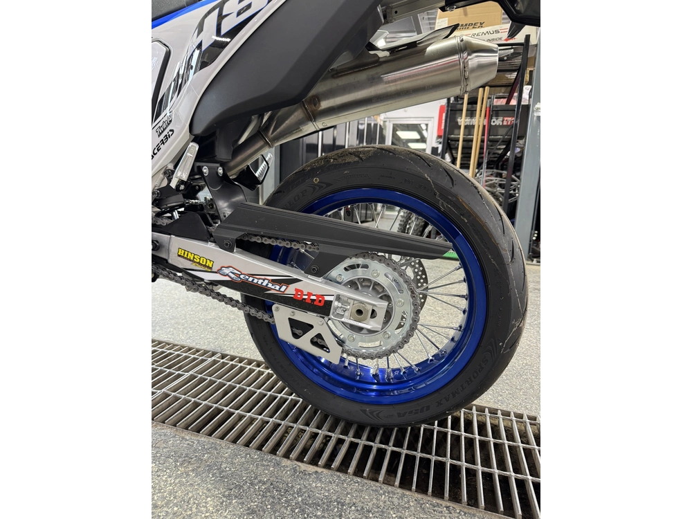 2025 Suzuki Dr-z4sm alt