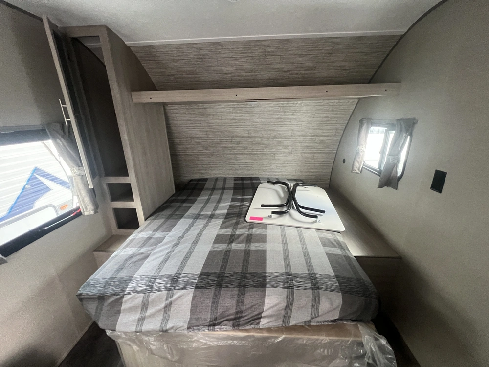 2023 Coachmen Catalina 184fqs alt