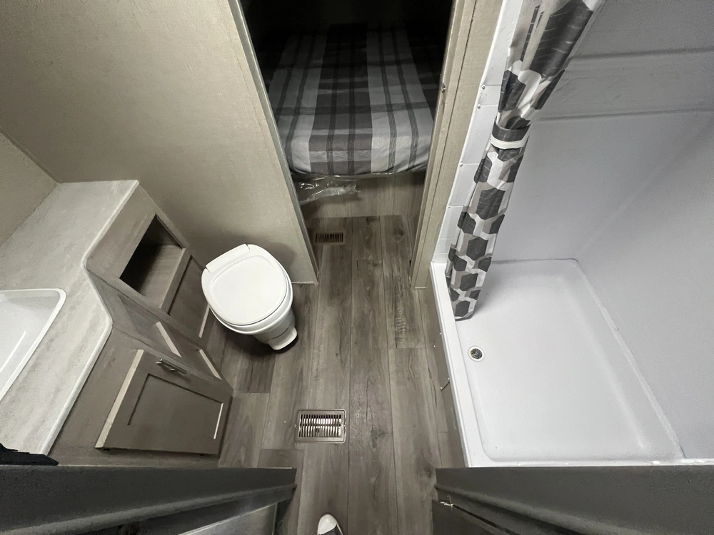 2023 Coachmen Catalina 231mks alt