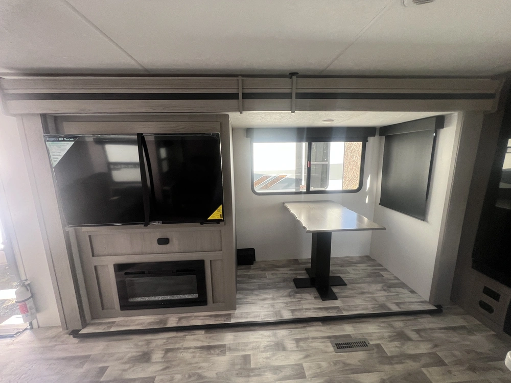 2024 Keystone Rv Dutchmen Kodiak Ultimate 3361 Rksl alt