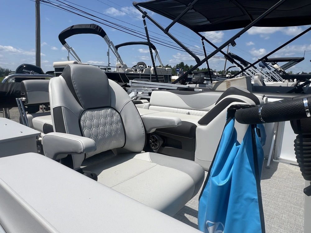 2025 Legend 21qr Twin alt