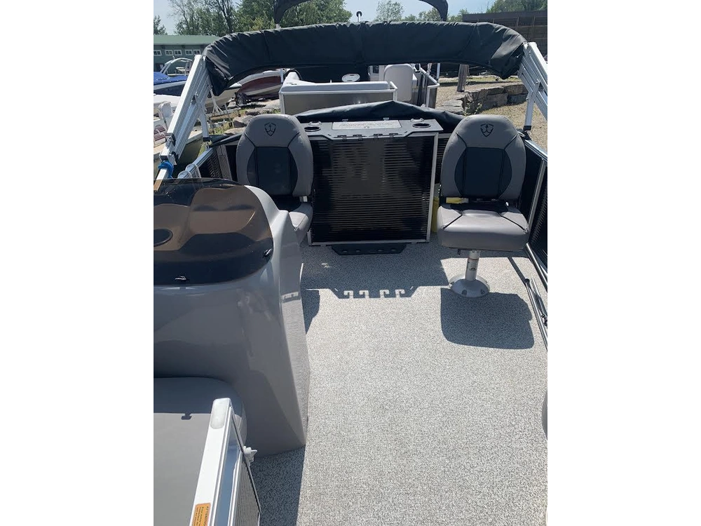 2021 Armada Topfish 147 Pontoon alt