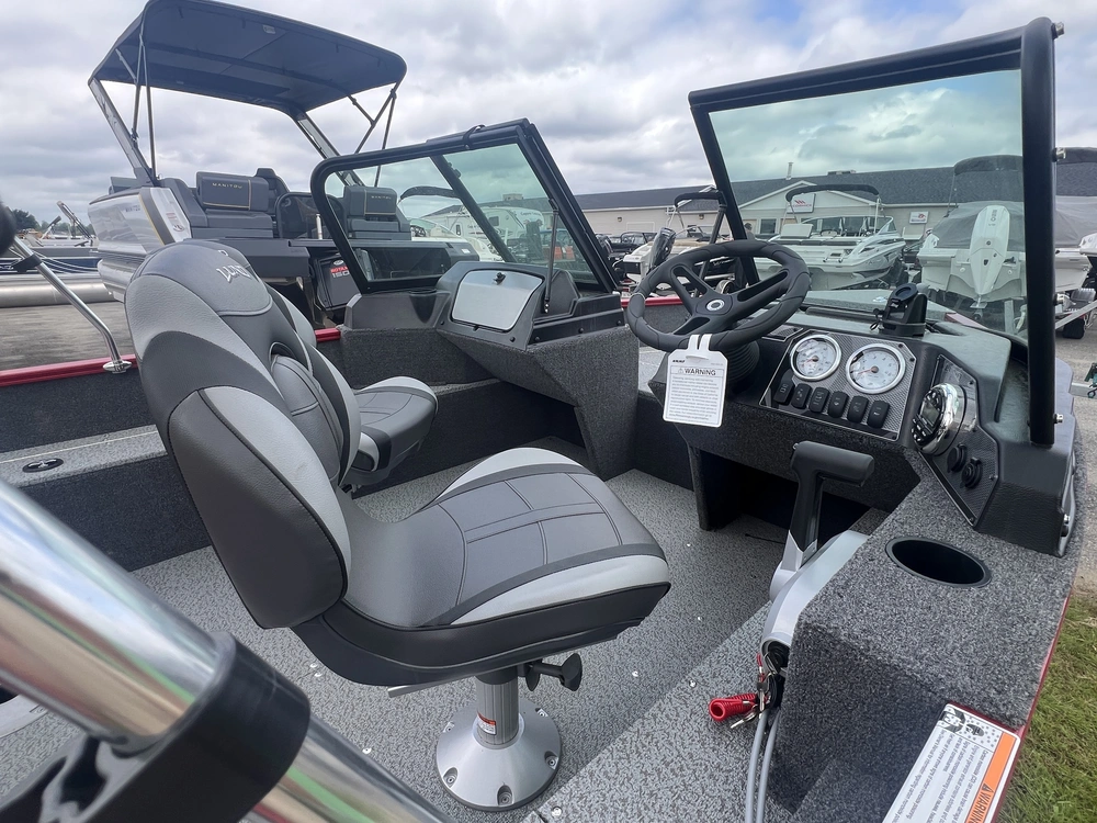 2024 Lund Boat Co 1650 Angler Sport alt