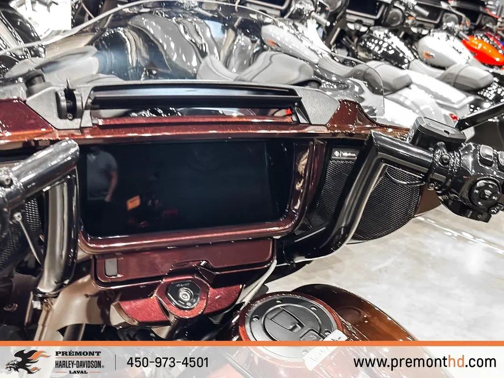 Harley-Davidson CVO Street GlideFLHXSE 2024