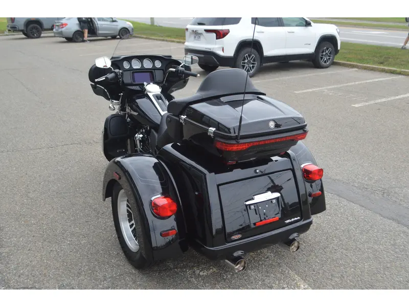 Harley-Davidson FLHTCUTG TRI GLIDE ULTRA 2024