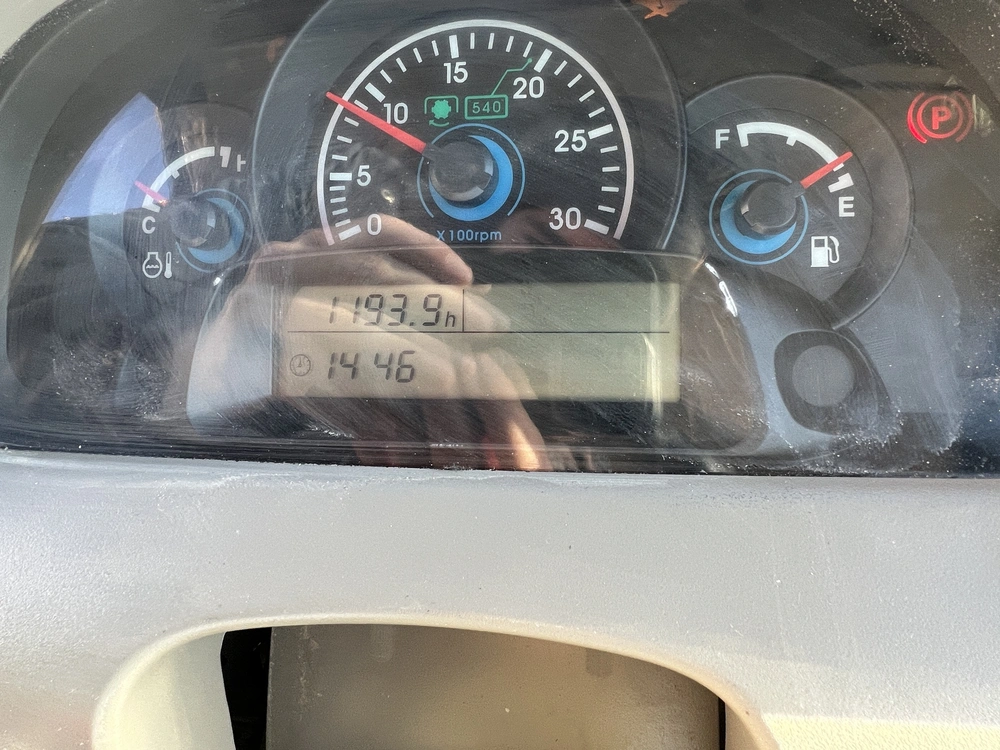 2013 Ls Tractor 7030 alt
