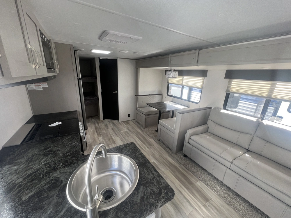 2023 Forest River Prime Time Tracer Le 260 Bhs alt