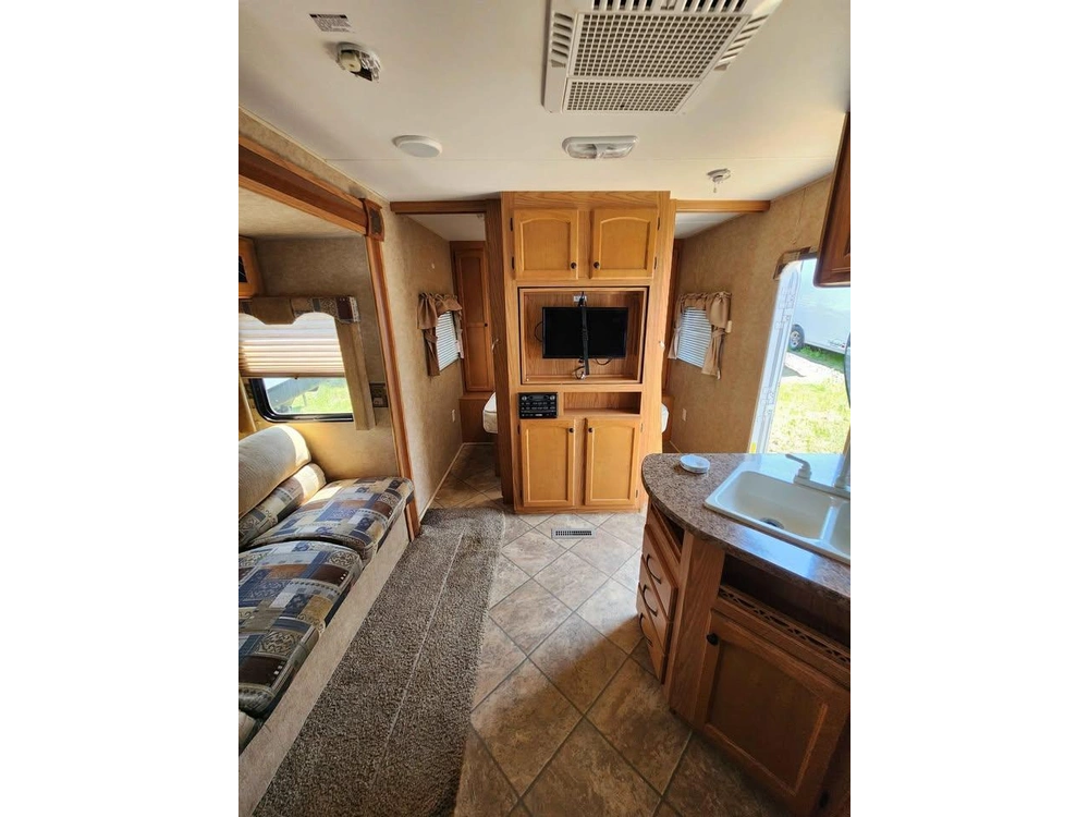 2011 Heartland Rv North Country 31 Bks alt