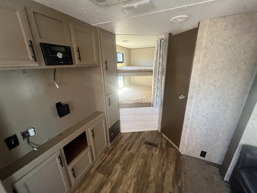 2017 Prime Time Avenger 27dbs alt