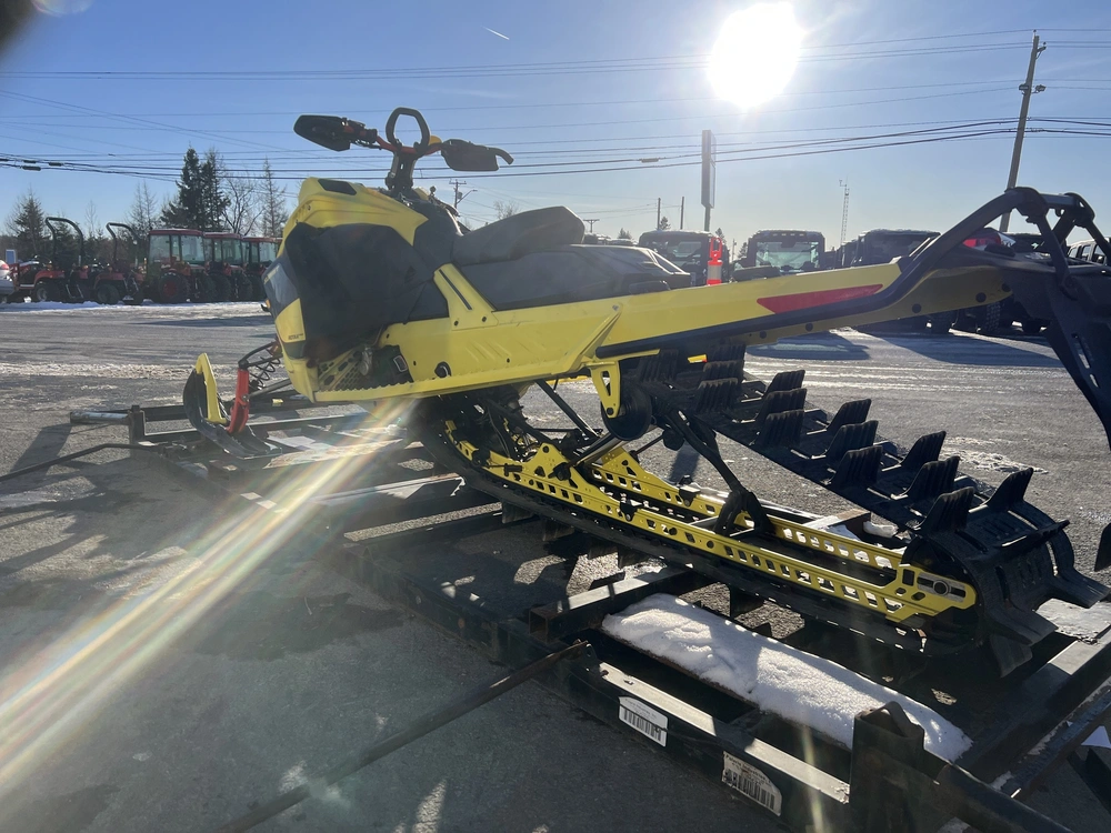 2020 Ski-doo Summit X 850 W/ Expert Package 165 alt