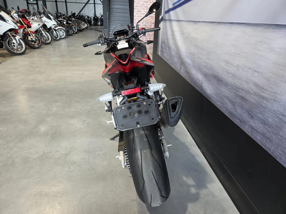 Aprilia 1100 Tuono Factory 2021 alt