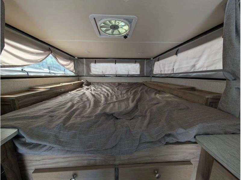 2021 Palomino Real Lite 1604 alt