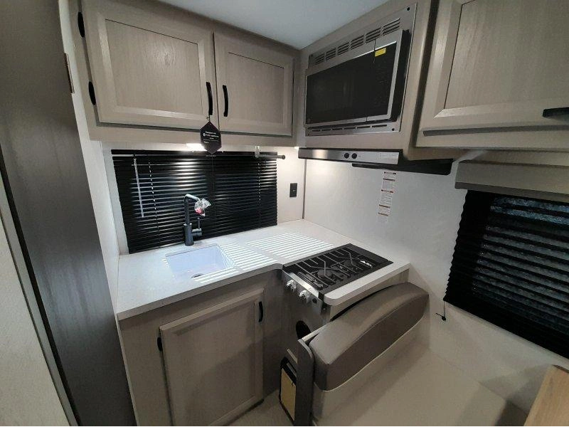 Coachmen Catalina 134rkx 2027 alt