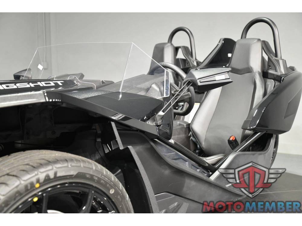 2026 Slingshot Slingshot® S Autodrive Jet Black alt