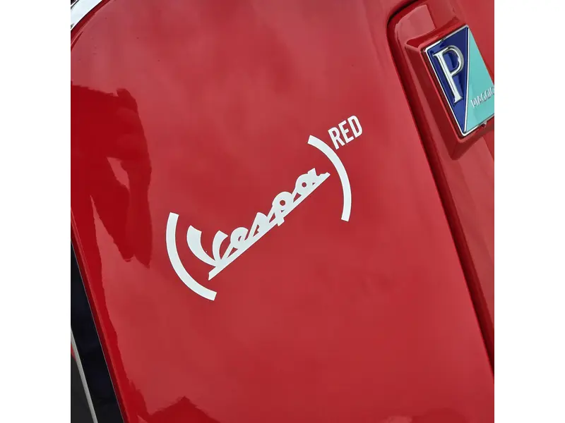 Vespa Primavera Red 150 2027