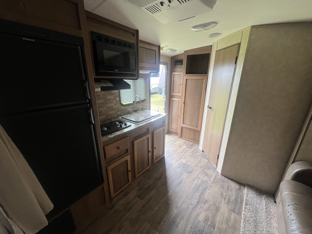 2015 Cruiser Rv Shadow Cruiser 185 Fbs alt