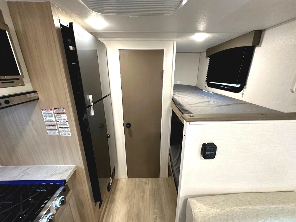 2027 Coachmen Clipper 17bh alt