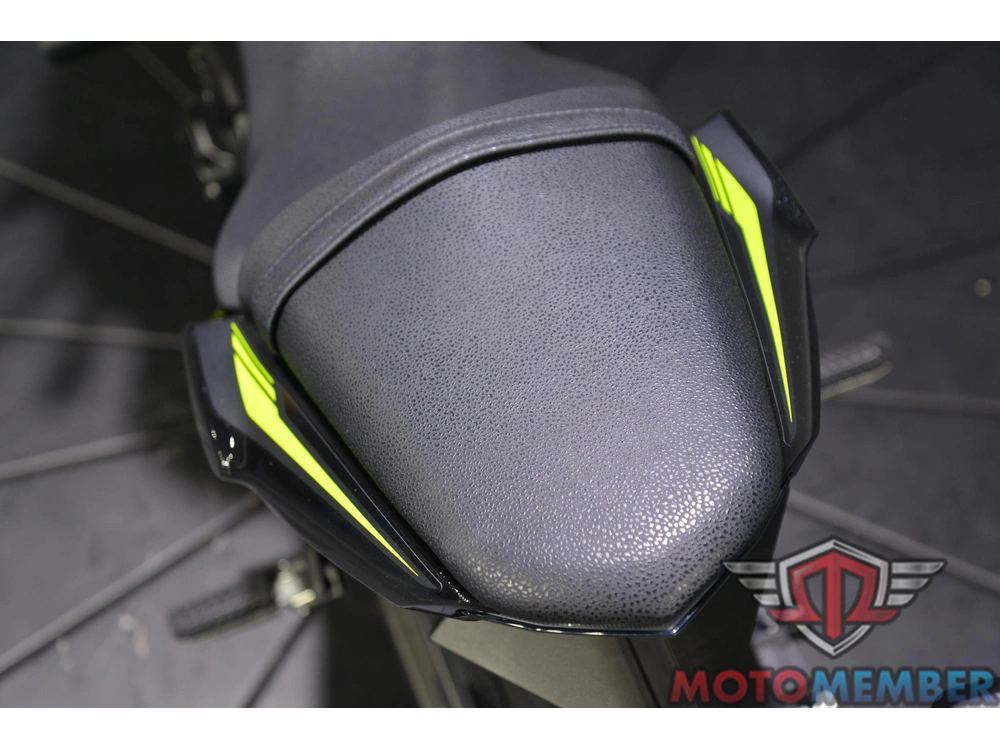 2022 Kawasaki Z650 alt