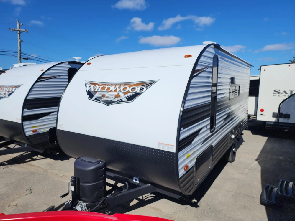 2024 Forest River Wildwood Fsx 167 Rbk alt
