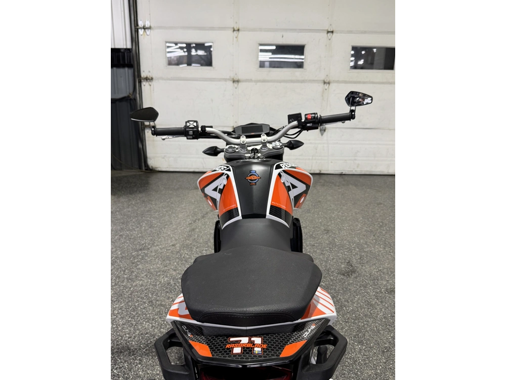 2017 Ktm Duke 690 alt