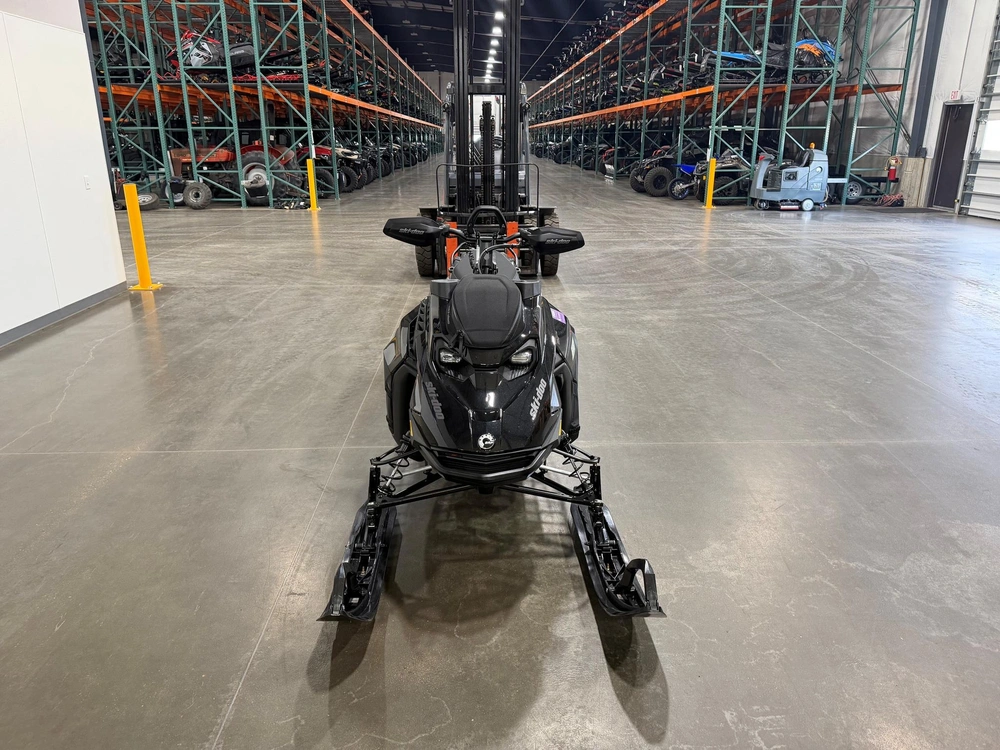 2025 Ski-doo Summit X 850 Etec 165" W/ 10.25" Tdst alt