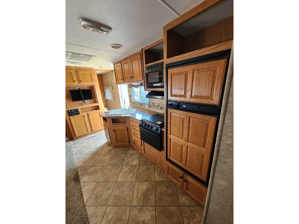 2011 Heartland Rv North Country 31 Bks alt