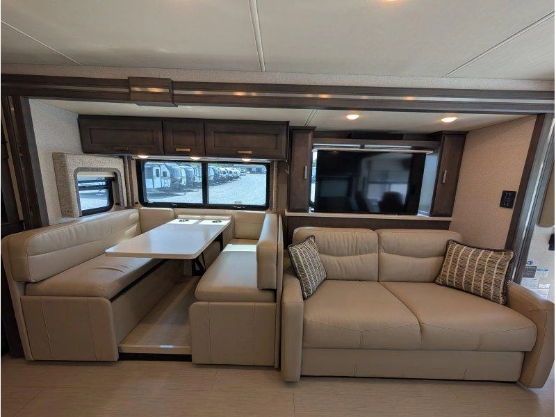Thor Motor Coach Palazzo 37.4 2023 alt