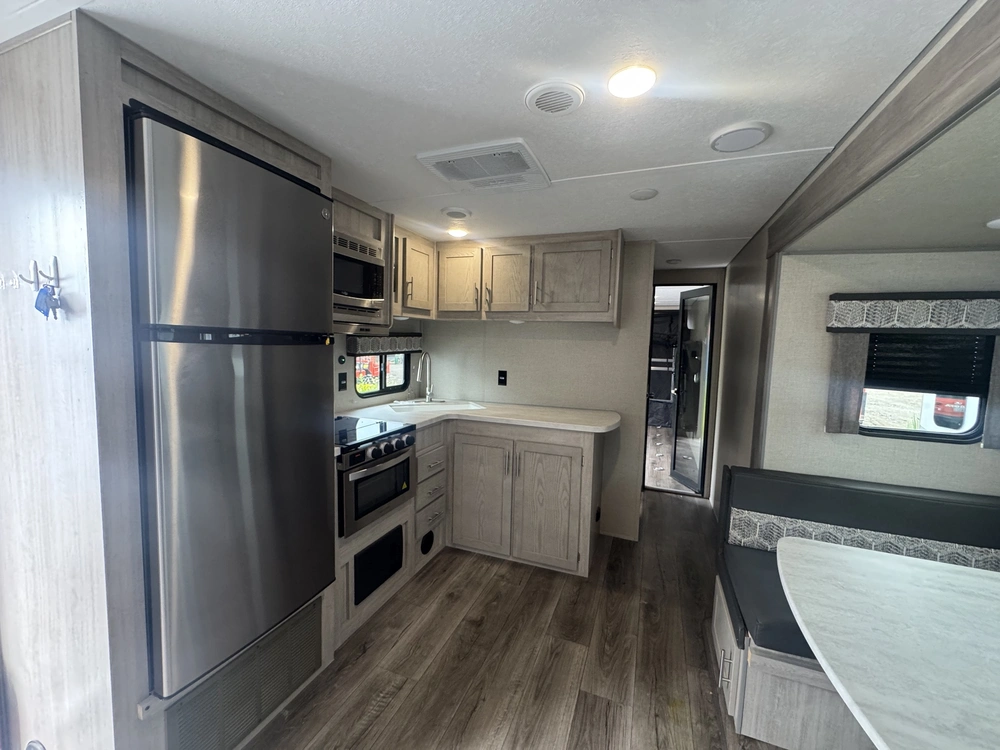 2023 Coachmen Catalina Trail Blazer 29ths alt