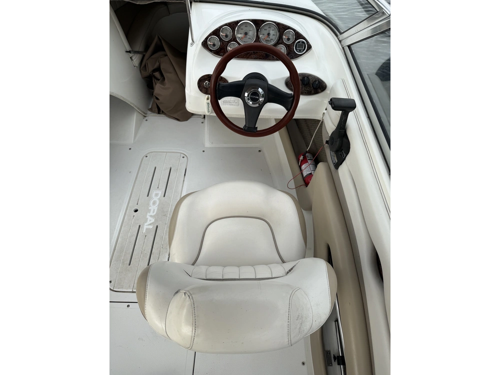 2005 Doral Boats 190 alt