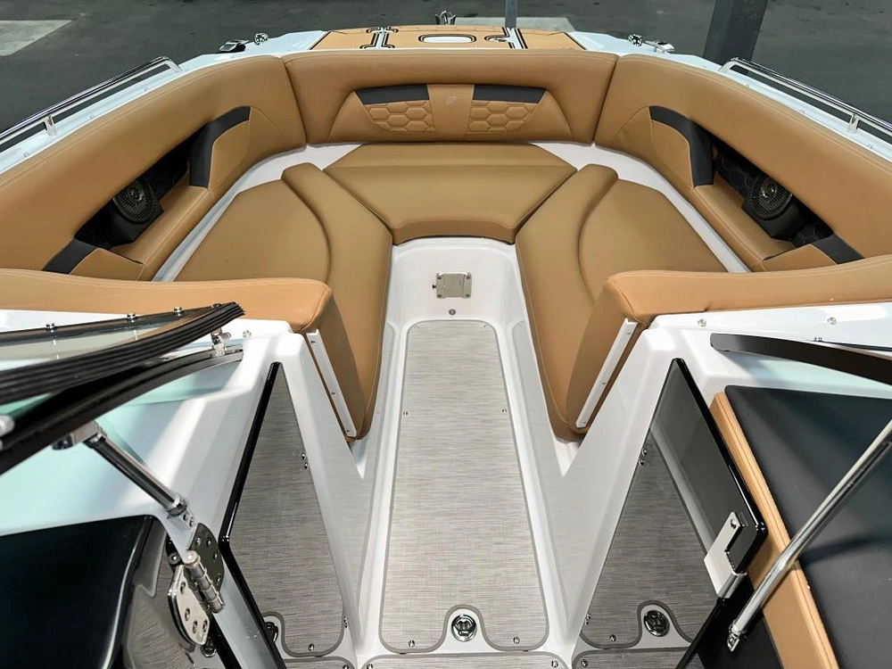 Four Winns Hd5 Mercruiser 6.2l / Bravo 3 2025 alt