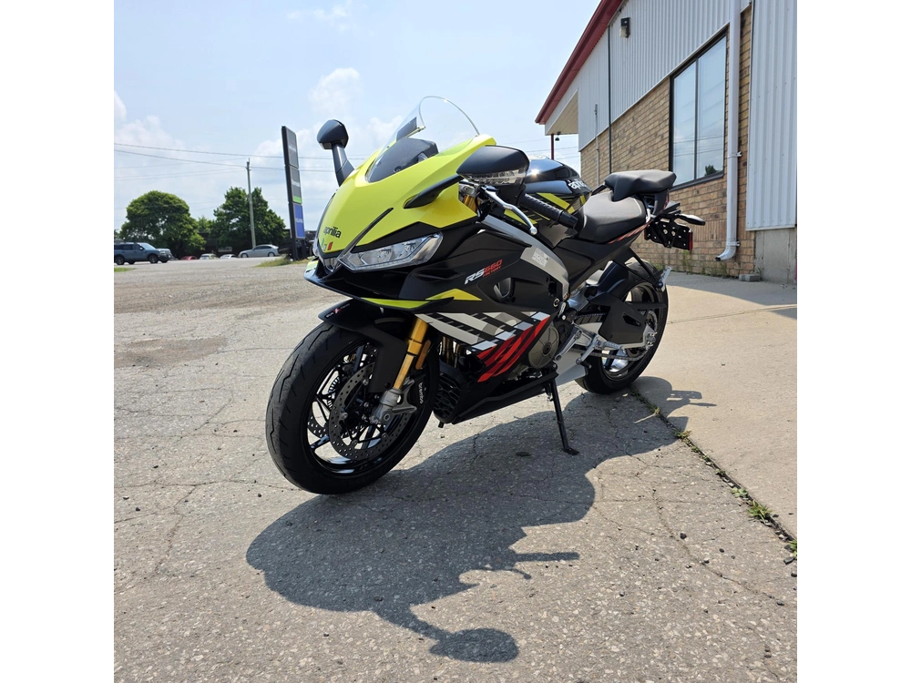 2027 Aprilia Rs 660 Factory alt