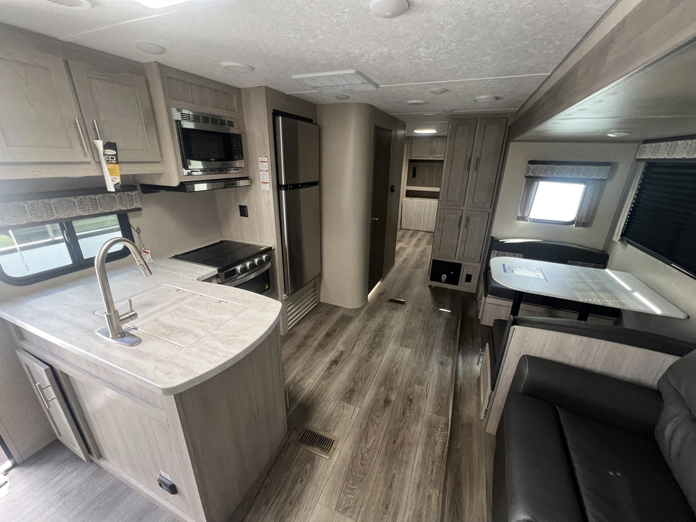 2023 Coachmen Catalina 323qbtsckle alt