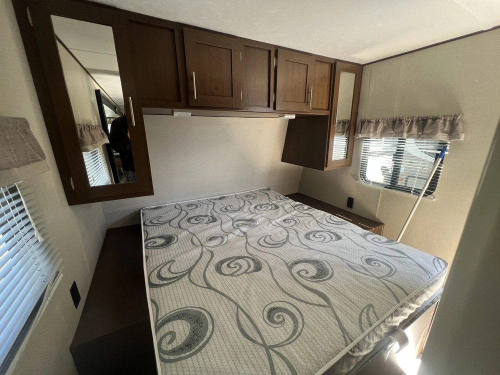 2018 Forest River Prime Time Avenger 29 Rbs alt