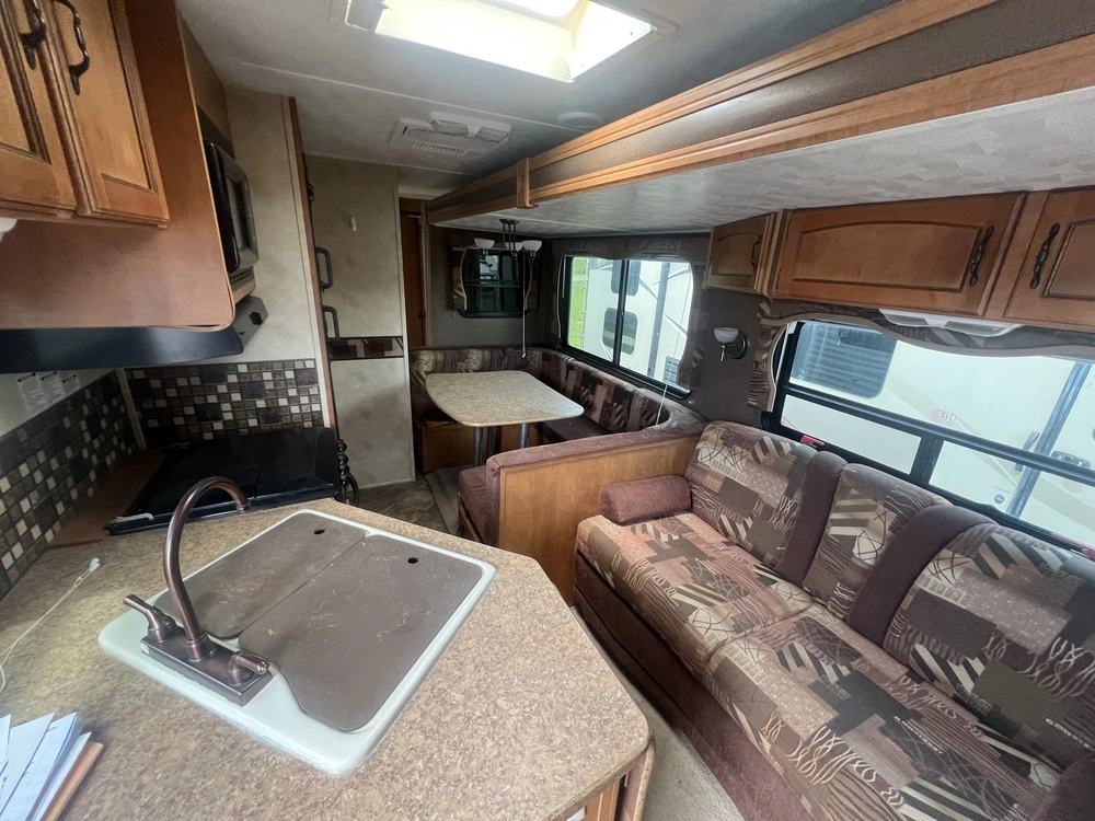 2012 Forest River Puma 31kbh alt