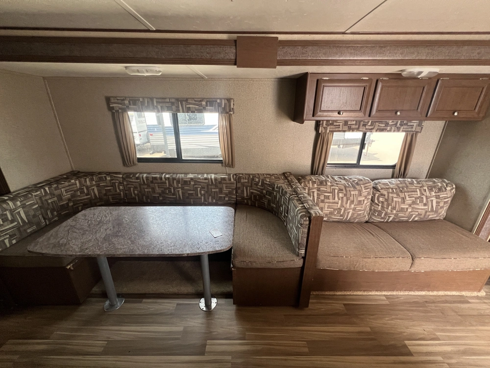 2017 Shasta Oaisis 310k alt