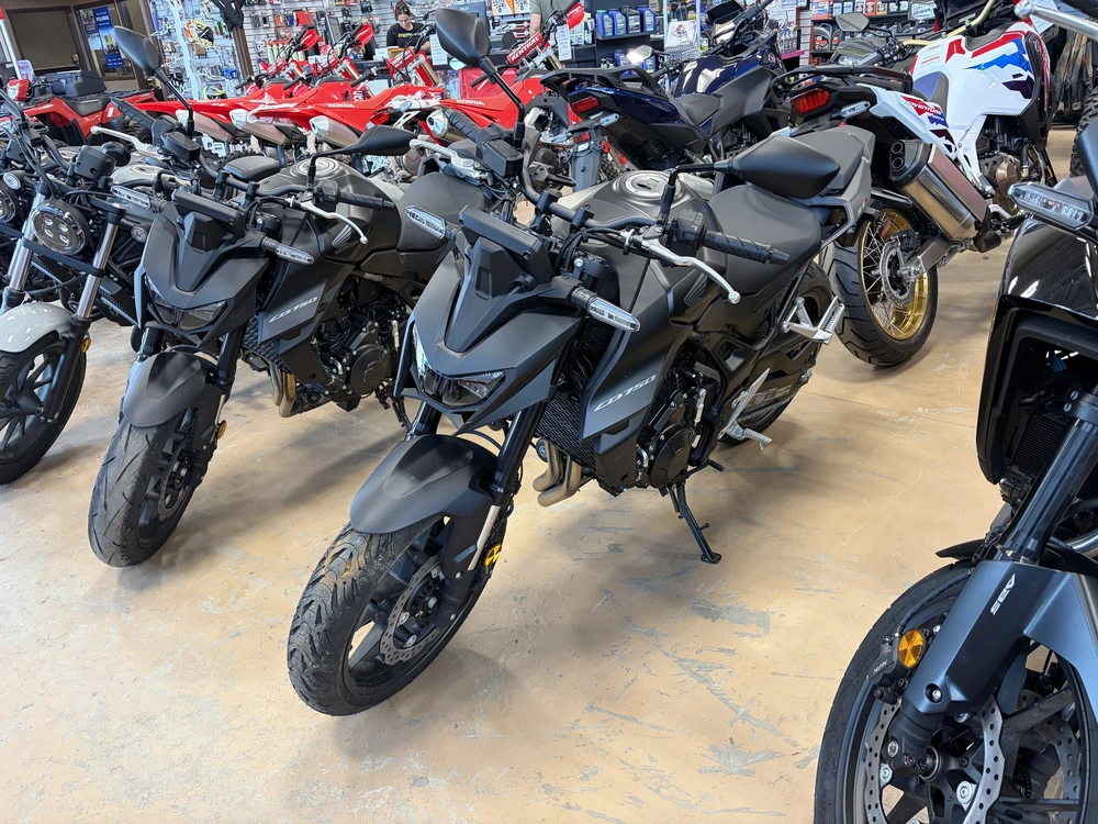 2025 Honda Cb750as alt