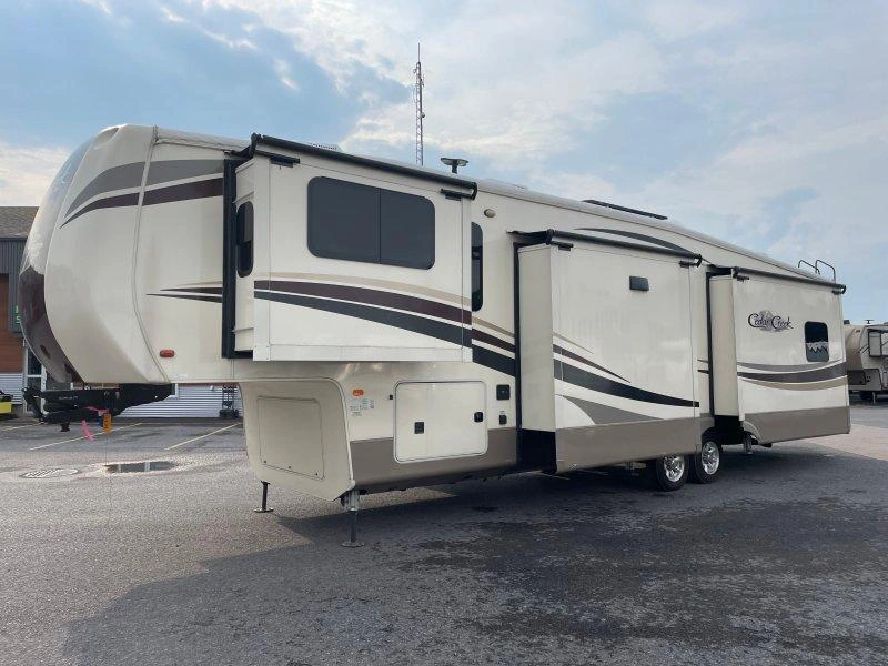 Forest River Cedar Creek 38fl 2019 alt