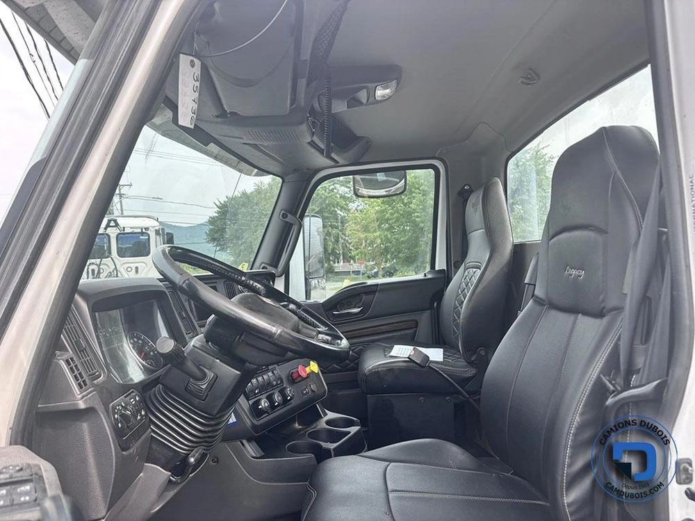 International Hx520 2023 alt