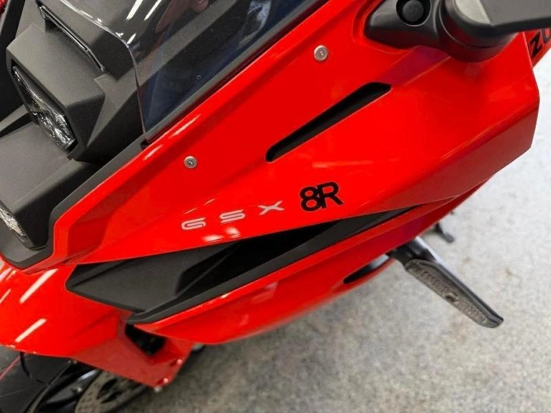 2026 Suzuki Suzuki Gsx8rm6 alt