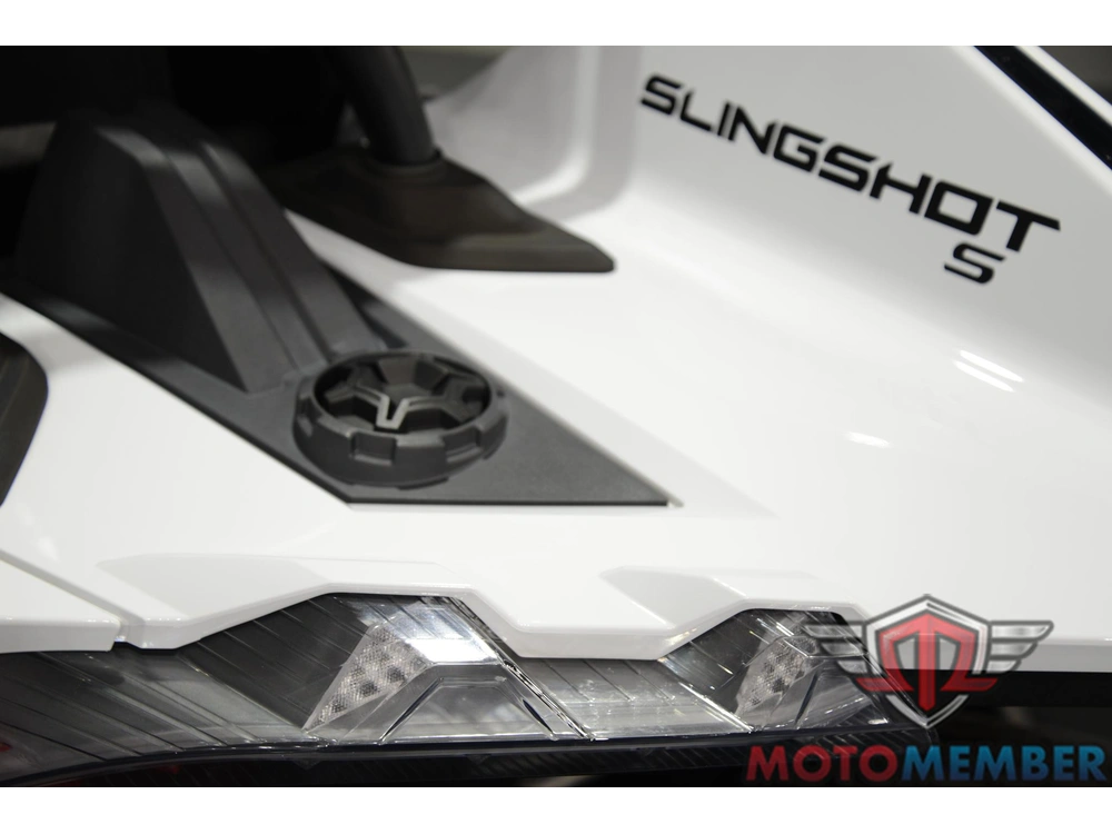 2023 Slingshot S W/ Technology Package I Manual alt
