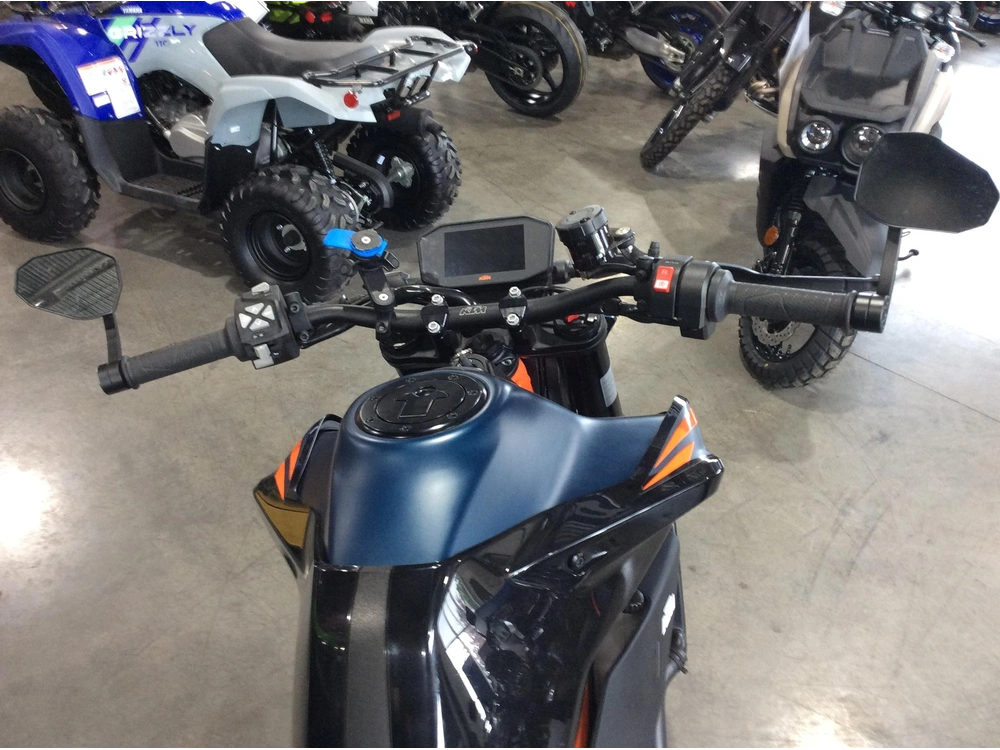 Ktm Duke 890r 2023 alt