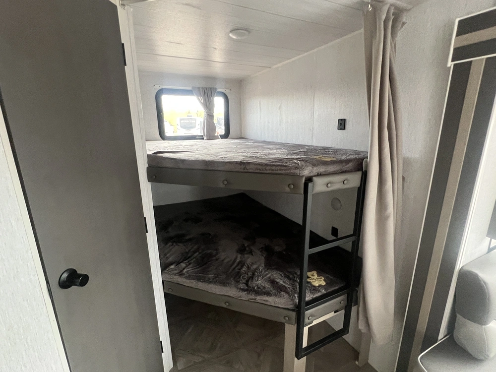 2023 Forest River Wildwood 26dbudx alt