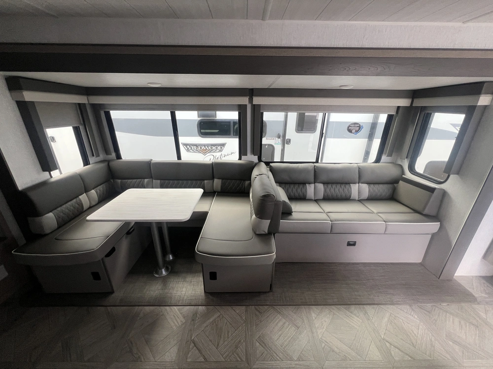 2024 Forest River Wildwood 32bhdsx alt