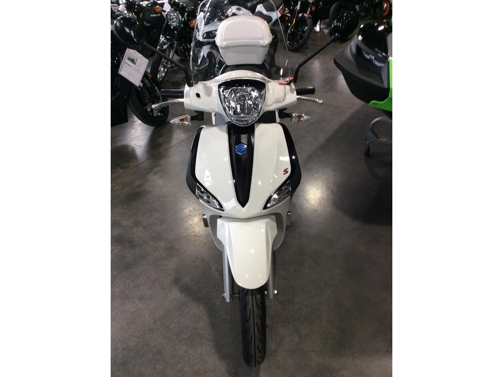 2022 Piaggio Liberty 150 S alt