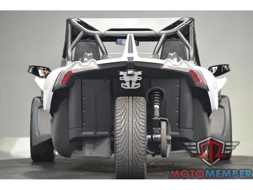 2023 Slingshot S W/ Technology Package I Manual alt