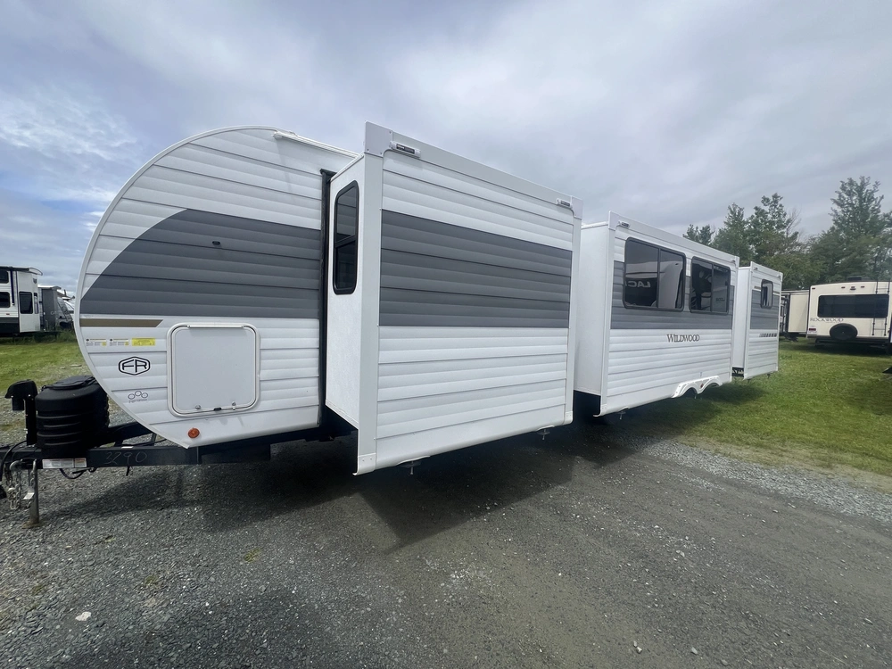2026 Forest River Wildwood 33 Ts alt